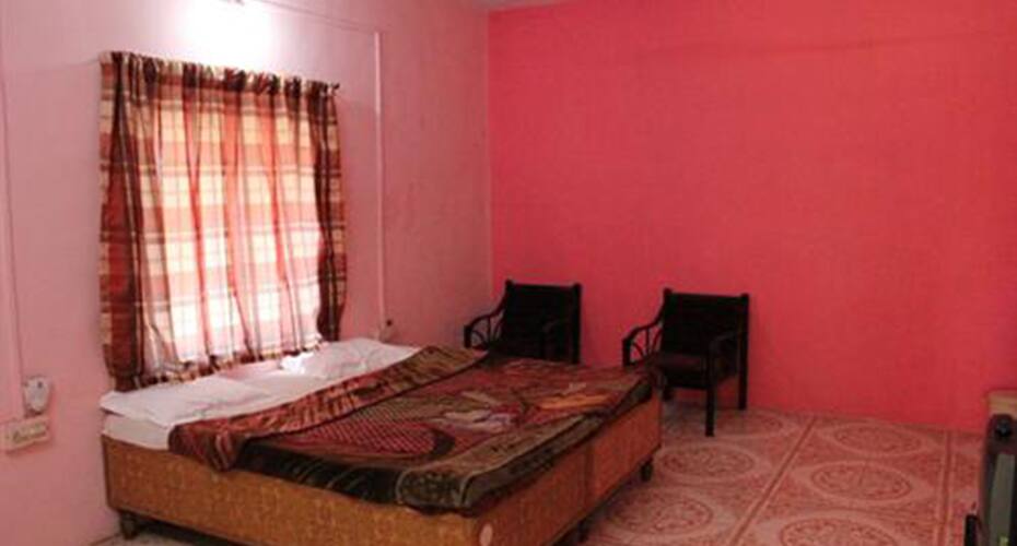 Sukhniwas Lodge, Solapur 4